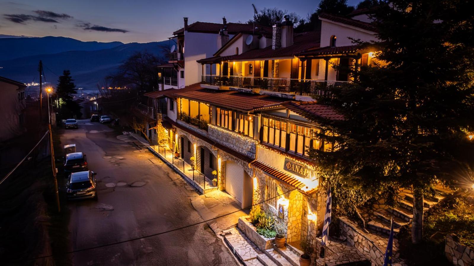 Fanaras Hotel 卡拉维塔 外观 照片