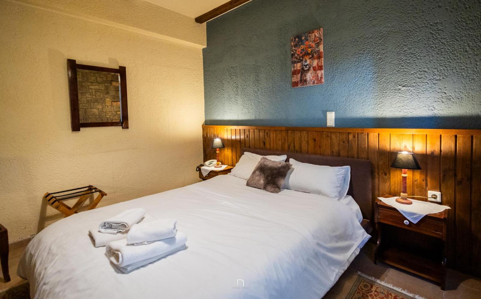 Fanaras Hotel 卡拉维塔 外观 照片